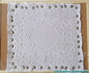 Stretching the Azorean Cutwork